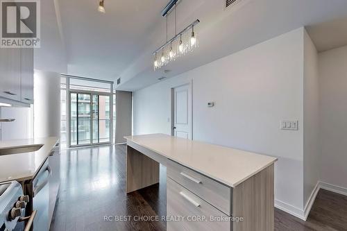 411 - 105 George Street, Toronto (Moss Park), ON - Indoor Photo Showing Kitchen