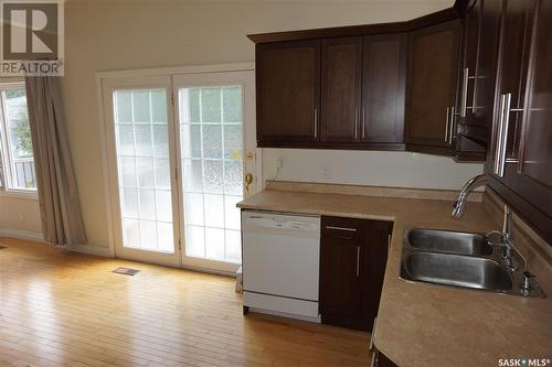 4321 Garnet Street, Regina, SK - Indoor Photo Showing Kitchen With Double Sink