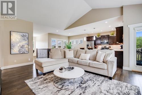 1686 Begley Road, Kelowna, BC - Indoor Photo Showing Living Room