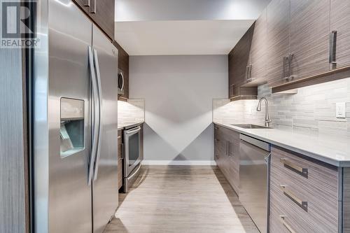 1686 Begley Road, Kelowna, BC - Indoor Photo Showing Kitchen With Upgraded Kitchen