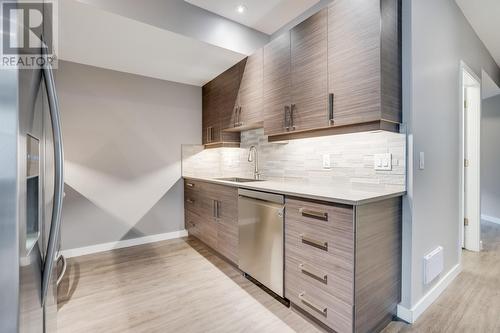 1686 Begley Road, Kelowna, BC - Indoor Photo Showing Kitchen