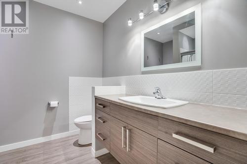 1686 Begley Road, Kelowna, BC - Indoor Photo Showing Bathroom