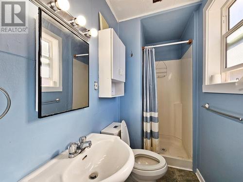 742 Kinchant Street, Quesnel, BC - Indoor Photo Showing Bathroom