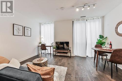 219 - 25 Richmond Street, Toronto, ON - Indoor Photo Showing Living Room