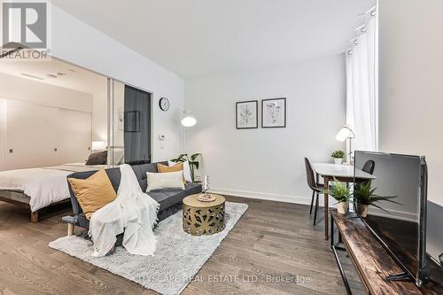 219 - 25 Richmond Street, Toronto, ON - Indoor