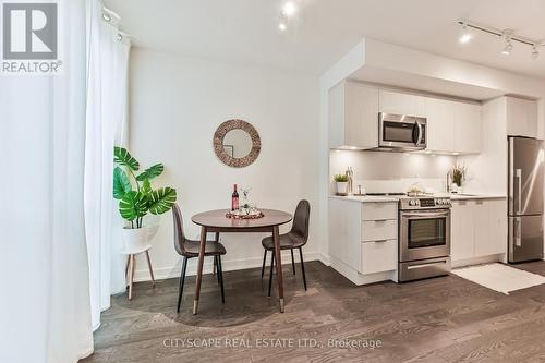 219 - 25 Richmond Street, Toronto, ON - Indoor Photo Showing Kitchen