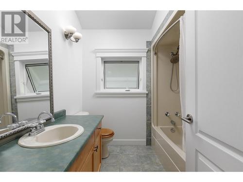 4641 Crawford Court, Kelowna, BC - Indoor Photo Showing Bathroom