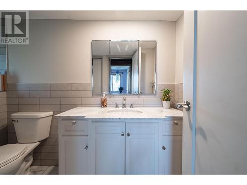 4242 De Roo Road, Vernon, BC - Indoor Photo Showing Bathroom