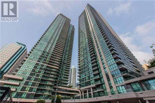 1007 - 18 Harbour Street, Toronto (Waterfront Communities), ON - Outdoor With Facade