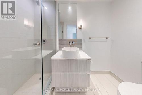 3710 - 161 Roehampton Avenue, Toronto, ON - Indoor Photo Showing Bathroom