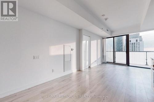 3710 - 161 Roehampton Avenue, Toronto, ON - Indoor Photo Showing Other Room