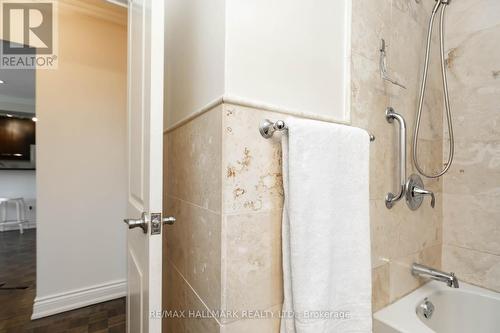 203 - 71 Jonesville Crescent, Toronto (Victoria Village), ON - Indoor Photo Showing Bathroom