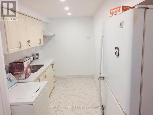 39 - 29 Slender Fern Way, Toronto (Don Valley Village), ON - Indoor Photo Showing Laundry Room