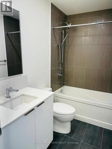 4507 - 28 Freeland St. Street, Toronto, ON - Indoor Photo Showing Bathroom