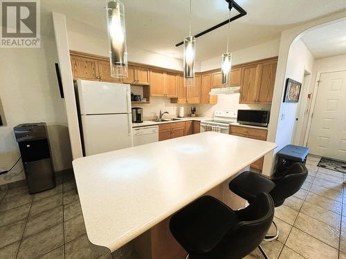 9307 62Nd Avenue Unit# 109, Osoyoos, BC - Indoor Photo Showing Kitchen With Double Sink