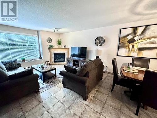 9307 62Nd Avenue Unit# 109, Osoyoos, BC - Indoor Photo Showing Living Room With Fireplace