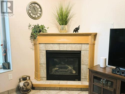 9307 62Nd Avenue Unit# 109, Osoyoos, BC - Indoor Photo Showing Living Room With Fireplace