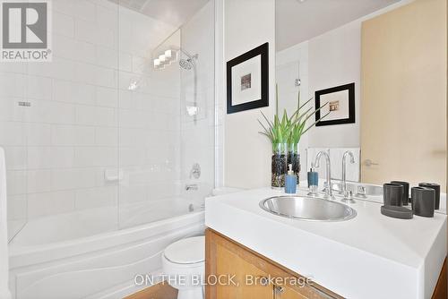 3803 - 81 Navy Wharf Court, Toronto (Waterfront Communities), ON - Indoor Photo Showing Bathroom