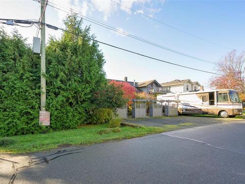 9646 Sixth St, Sidney, BC 