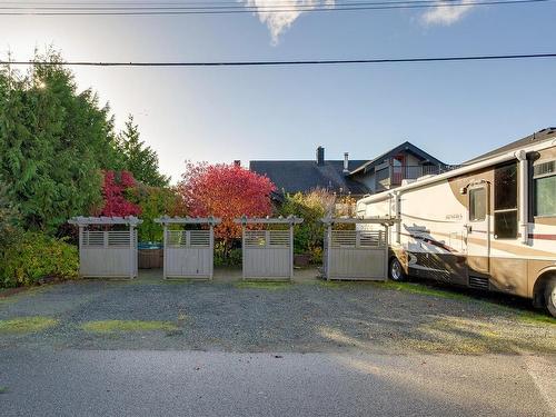 9646 Sixth St, Sidney, BC 