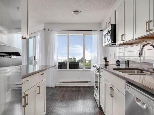 205B-6231 Blueback Rd, Nanaimo, BC - Indoor Photo Showing Kitchen With Double Sink With Upgraded Kitchen