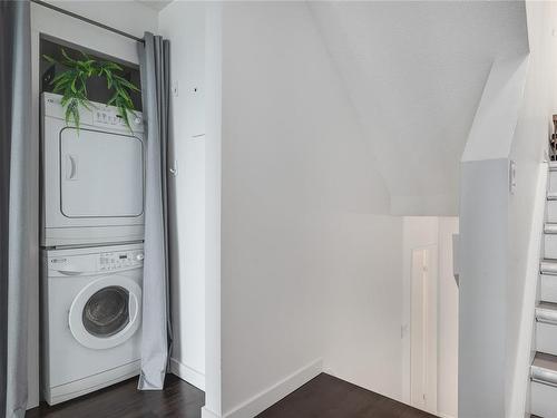 205B-6231 Blueback Rd, Nanaimo, BC - Indoor Photo Showing Laundry Room