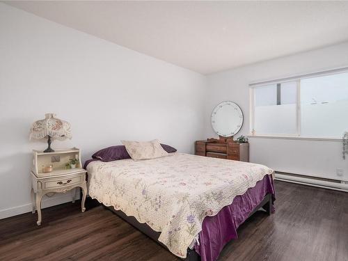 205B-6231 Blueback Rd, Nanaimo, BC - Indoor Photo Showing Bedroom