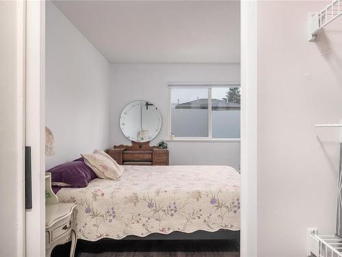 205B-6231 Blueback Rd, Nanaimo, BC - Indoor Photo Showing Bedroom