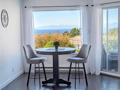 205B-6231 Blueback Rd, Nanaimo, BC - Indoor Photo Showing Dining Room