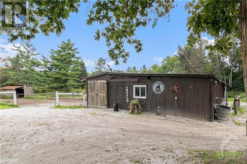 Barn - 5055 Loggers Way, Ottawa, ON - Outdoor