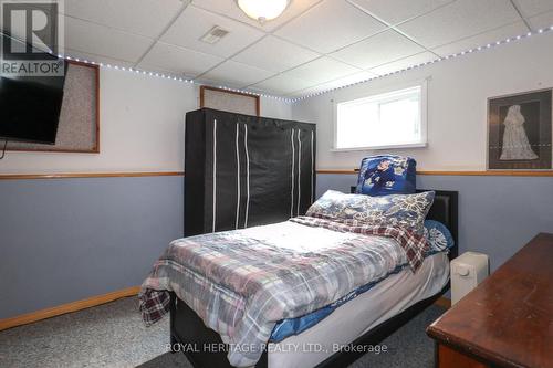 277 Crosby Drive, Kawartha Lakes (Bobcaygeon), ON - Indoor Photo Showing Bedroom