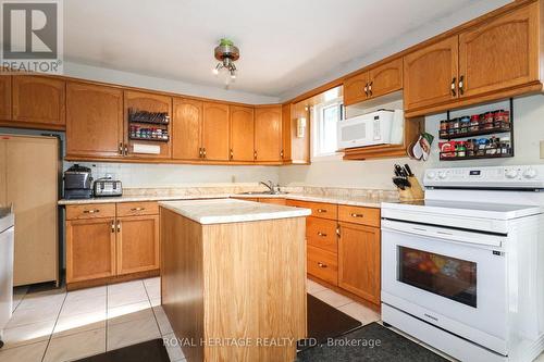 277 Crosby Drive, Kawartha Lakes (Bobcaygeon), ON - Indoor Photo Showing Kitchen