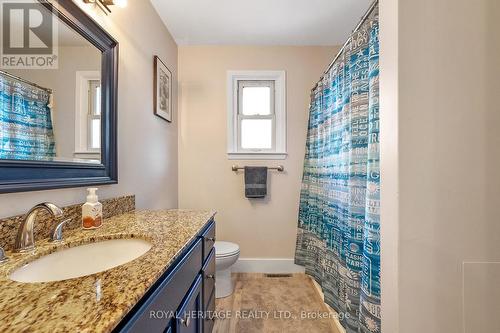 126 Adelaide Street N, Kawartha Lakes (Lindsay), ON - Indoor Photo Showing Bathroom