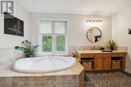 1719 River Road, Otonabee-South Monaghan, ON - Indoor Photo Showing Bathroom