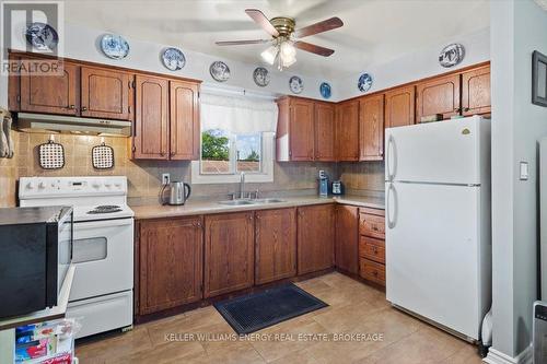 131 - 1100 Oxford Street, Oshawa (Lakeview), ON - Indoor Photo Showing Kitchen With Double Sink