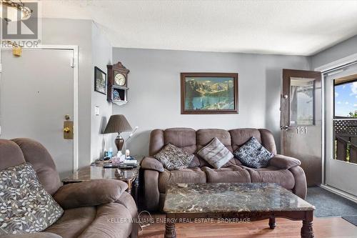 131 - 1100 Oxford Street, Oshawa (Lakeview), ON - Indoor Photo Showing Living Room