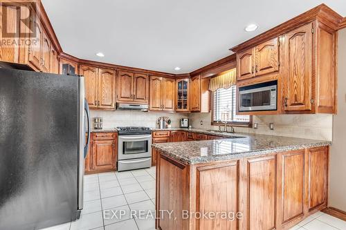 7689 Mount Carmel Boulevard, Niagara Falls, ON - Indoor Photo Showing Kitchen