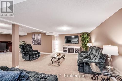 7689 Mount Carmel Boulevard, Niagara Falls, ON - Indoor