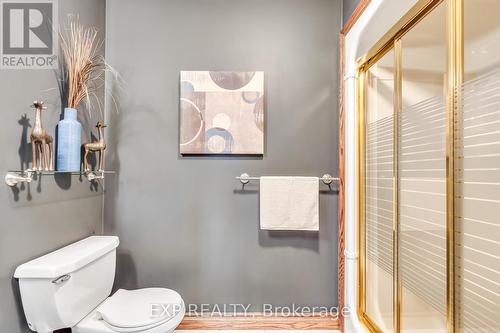 7689 Mount Carmel Boulevard, Niagara Falls, ON - Indoor Photo Showing Bathroom