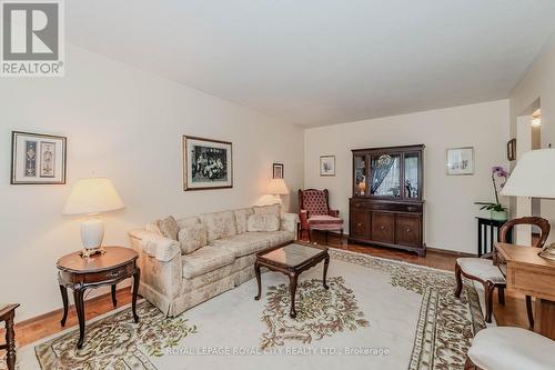 108 Brant Avenue, Guelph (Brant), ON - Indoor Photo Showing Living Room