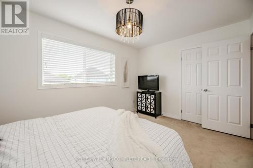 37 Moonbeam Drive, Hamilton (Kernighan), ON - Indoor Photo Showing Bedroom