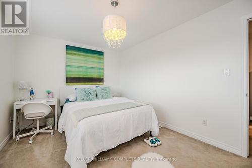 37 Moonbeam Drive, Hamilton (Kernighan), ON - Indoor Photo Showing Bedroom