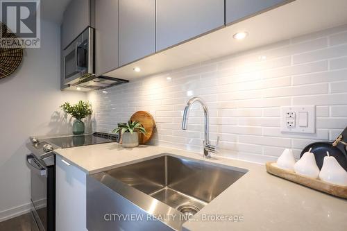 Lph14 - 270 Dufferin Street, Toronto (South Parkdale), ON - Indoor Photo Showing Kitchen