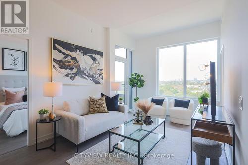 Lph14 - 270 Dufferin Street, Toronto, ON - Indoor Photo Showing Living Room