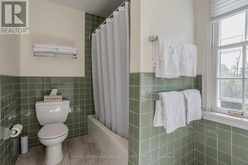 2142 Side Road 1, Burlington, ON - Indoor Photo Showing Bathroom