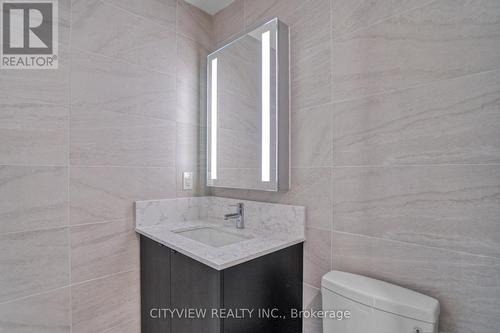 1104 - 270 Dufferin Street, Toronto (South Parkdale), ON - Indoor Photo Showing Bathroom