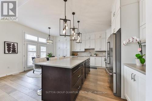 104 Bowbeer Road, Oakville, ON - Indoor Photo Showing Kitchen With Upgraded Kitchen