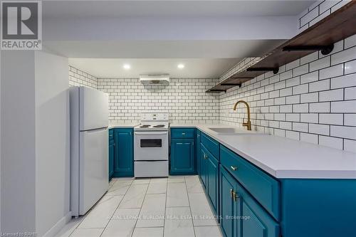 Lower - 257 East 17Th Street, Hamilton (Inch Park), ON - Indoor Photo Showing Kitchen