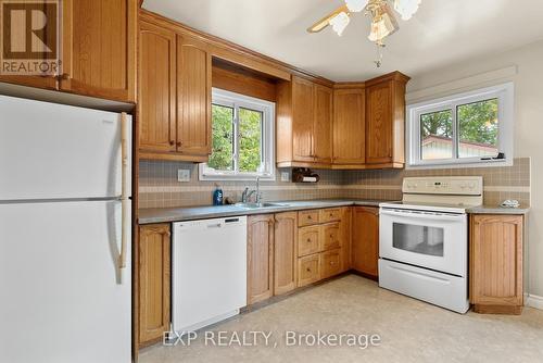 6326 Doreen Drive, Niagara Falls, ON - Indoor Photo Showing Kitchen