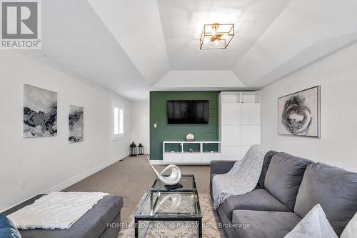 937 Lennon Way, London, ON - Indoor Photo Showing Living Room